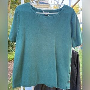Green s/s sweater with side button detail